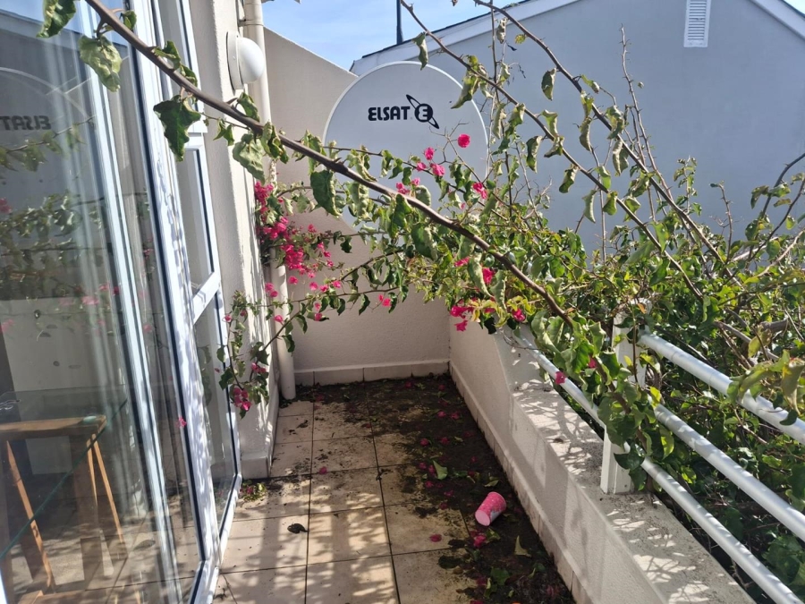 2 Bedroom Property for Sale in Woodbridge Island Western Cape